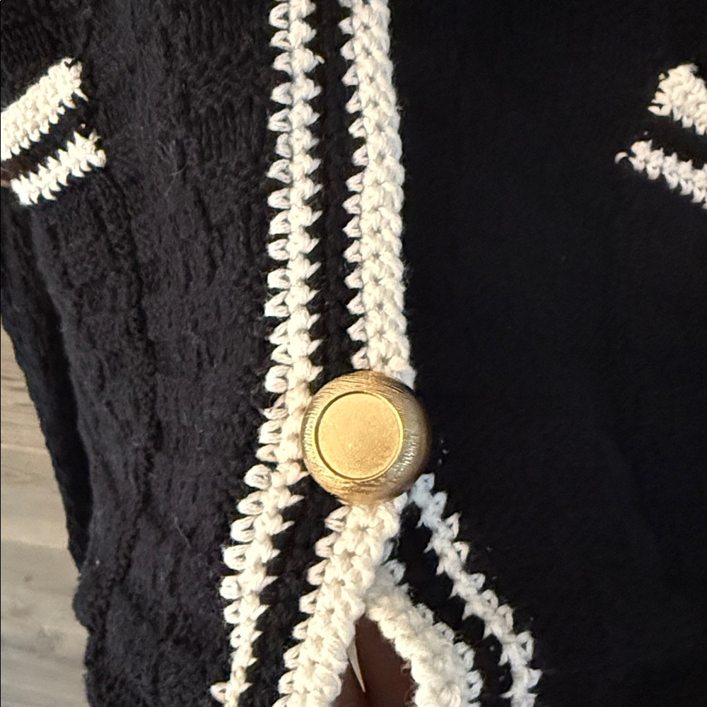 Peace of Cloth CROCHET DETAIL CARDIGAN - Picture 4 of 5